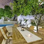 Villa Rose