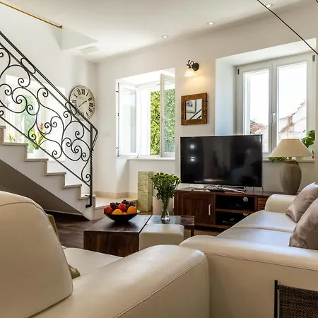 Rose Villa *